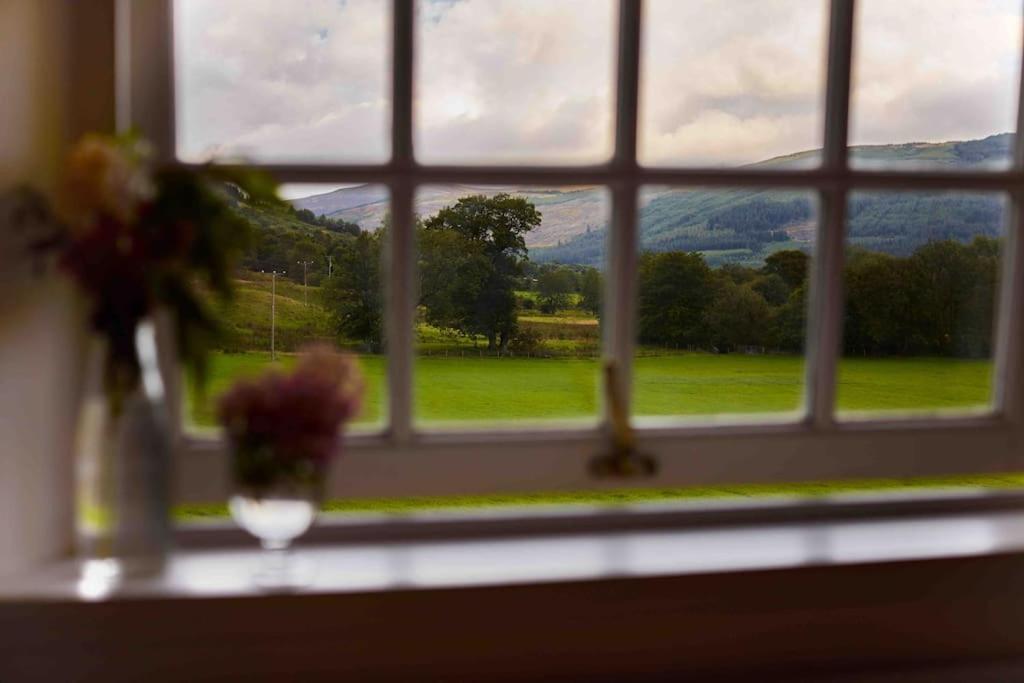 Sleeps 10. The Old Pink Library By Loch And River Villa Lochearnhead Exterior photo